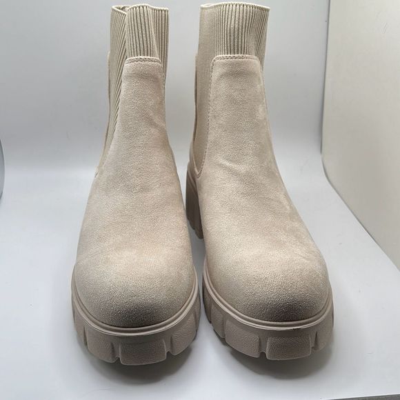 CUSHIONAIRE Women's slip on chelsea boot +Memory Foam 9 CREAM - Picture 2 of 7